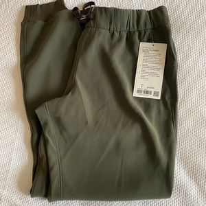 Lululemon On The Fly Jogger
